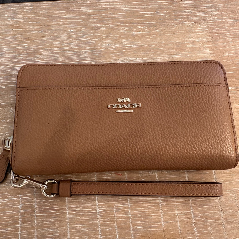 Brown Pebble Leather Coach wallet with gold hardware. EUC